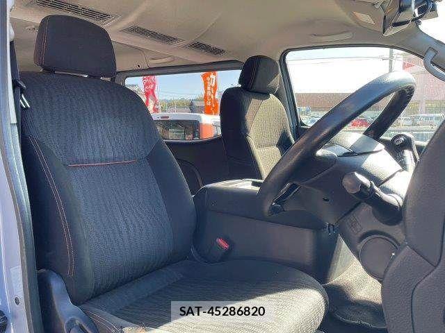 Nissan NV350 Caravan 2021-06 3773535-11