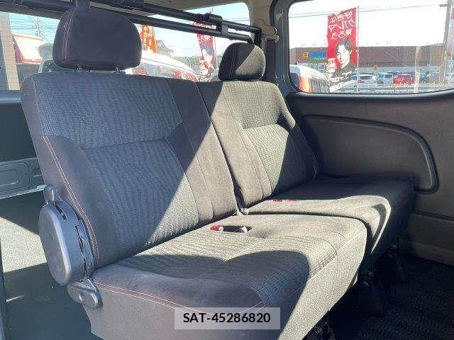 Nissan NV350 Caravan 2021-06 3773535-12