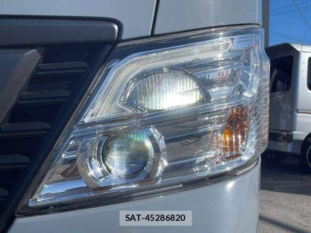 Nissan NV350 Caravan 2021-06 3773535-15