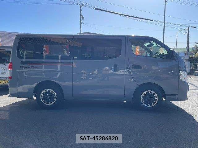Nissan NV350 Caravan 2021-06 3773535-20