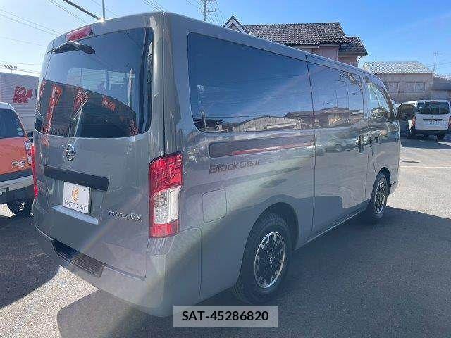 Nissan NV350 Caravan 2021-06 3773535-21