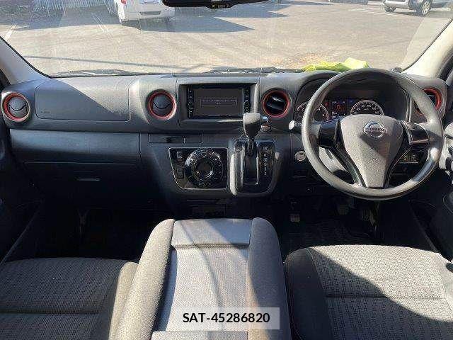 Nissan NV350 Caravan 2021-06 3773535-2