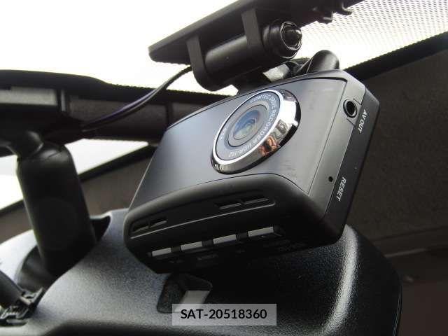 Nissan NV350 Caravan 2018-05 3935247-13