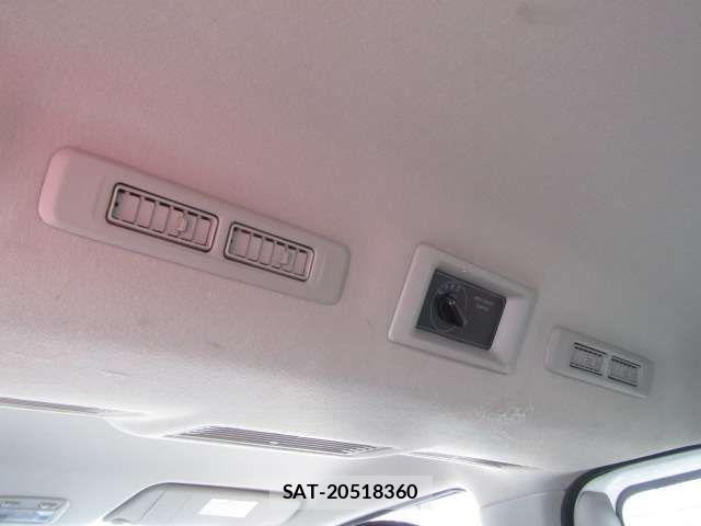 Nissan NV350 Caravan 2018-05 3935247-14