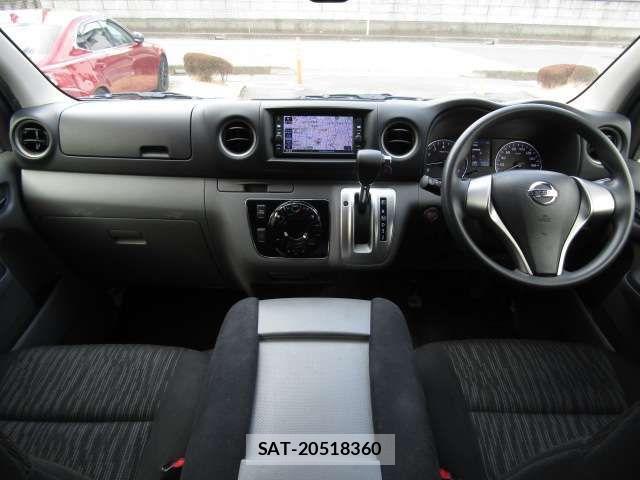 Nissan NV350 Caravan 2018-05 3935247-1
