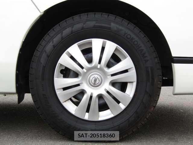 Nissan NV350 Caravan 2018-05 3935247-19