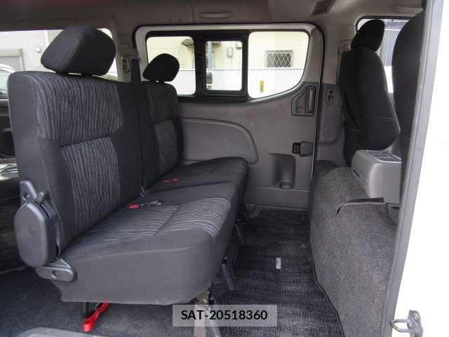 Nissan NV350 Caravan 2018-05 3935247-4