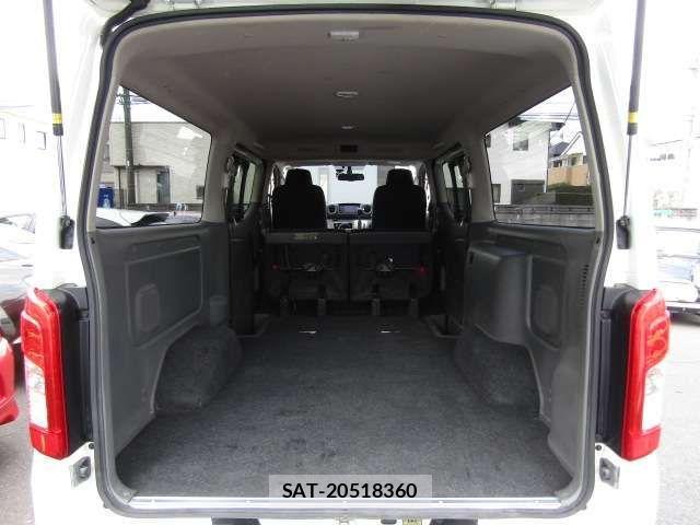 Nissan NV350 Caravan 2018-05 3935247-5