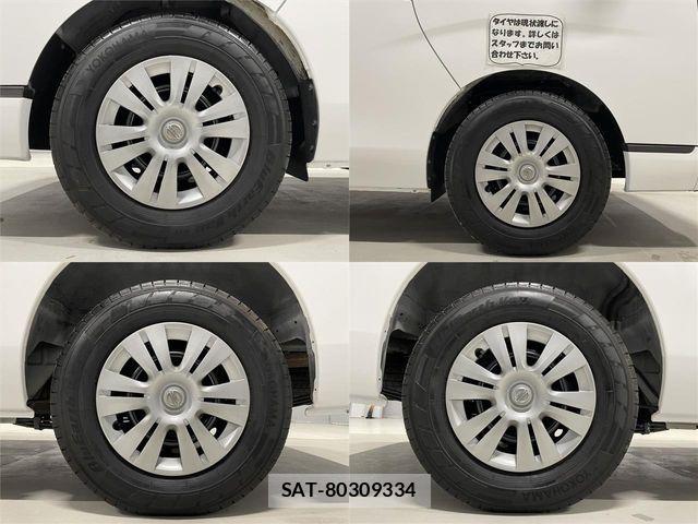 Nissan NV350 Caravan 2019-09 3935249-26
