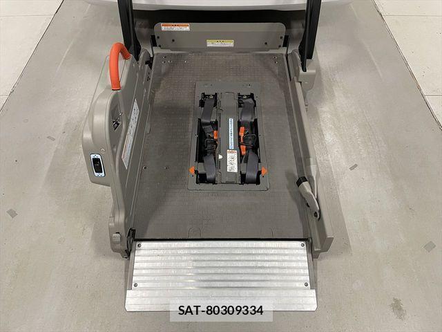 Nissan NV350 Caravan 2019-09 3935249-5