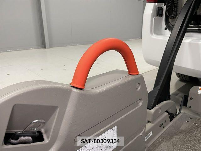 Nissan NV350 Caravan 2019-09 3935249-6