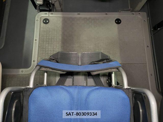 Nissan NV350 Caravan 2019-09 3935249-8