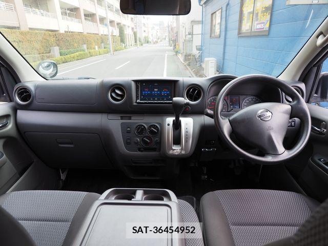 Nissan NV350 Caravan 2013-08 4046718-1