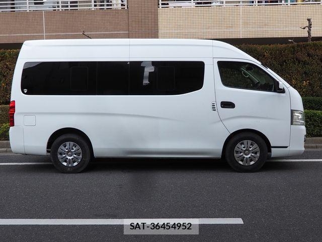Nissan NV350 Caravan 2013-08 4046718-19