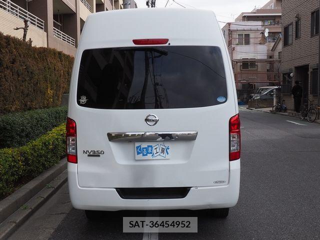 Nissan NV350 Caravan 2013-08 4046718-22