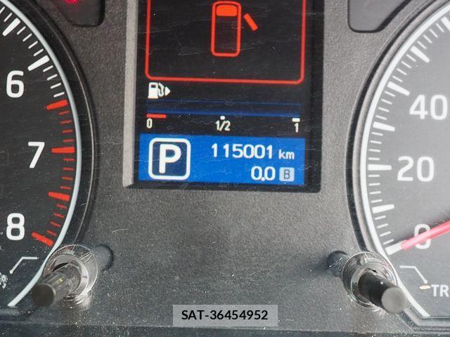 Nissan NV350 Caravan 2013-08 4046718-2