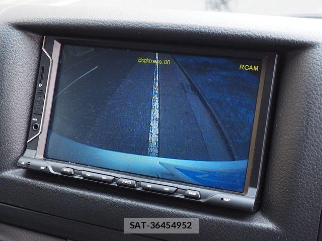 Nissan NV350 Caravan 2013-08 4046718-4