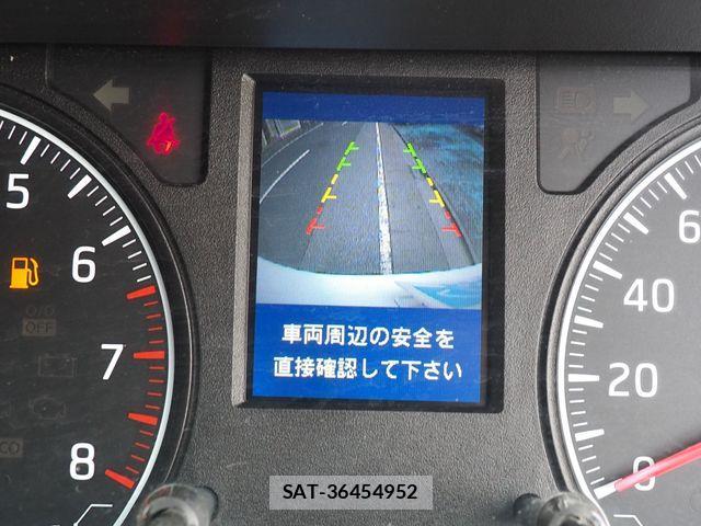 Nissan NV350 Caravan 2013-08 4046718-5
