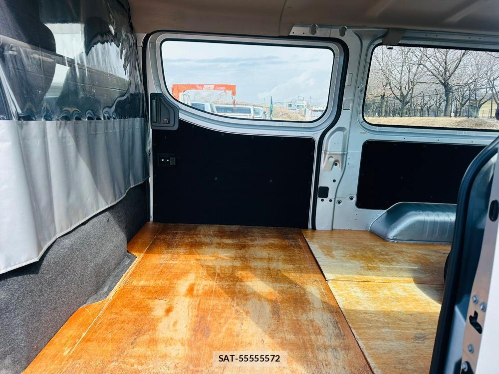 Nissan NV350 Caravan 2020 4145239-9