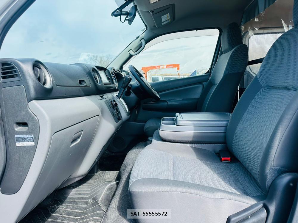 Nissan NV350 Caravan 2020 4145239-10