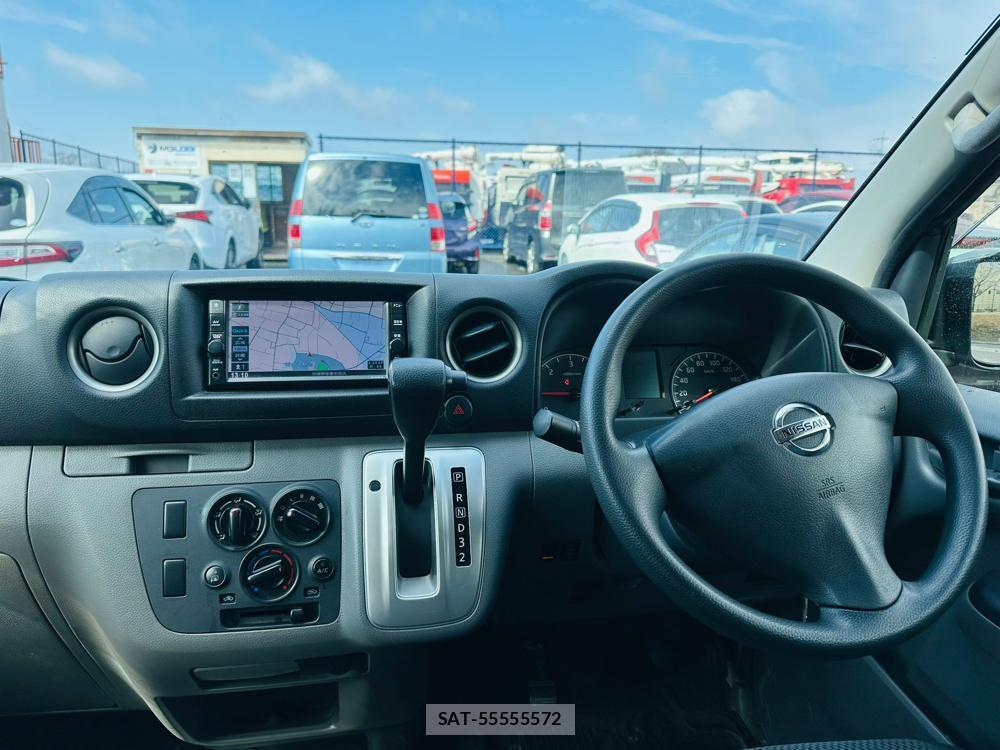 Nissan NV350 Caravan 2020 4145239-13