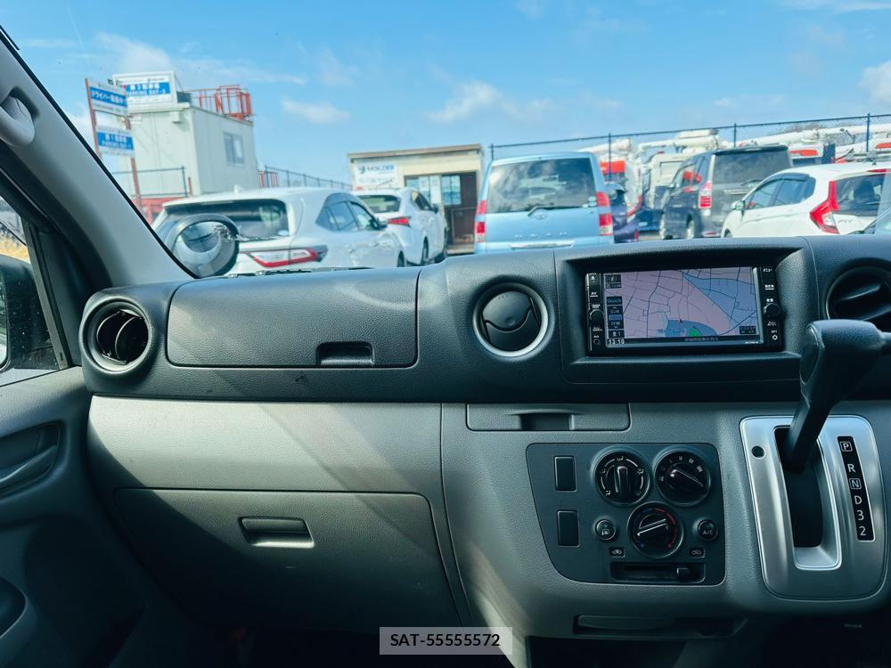 Nissan NV350 Caravan 2020 4145239-17