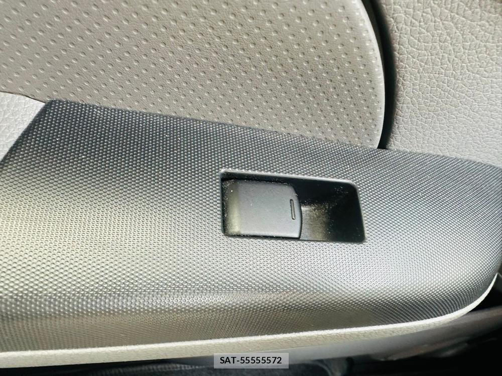 Nissan NV350 Caravan 2020 4145239-23