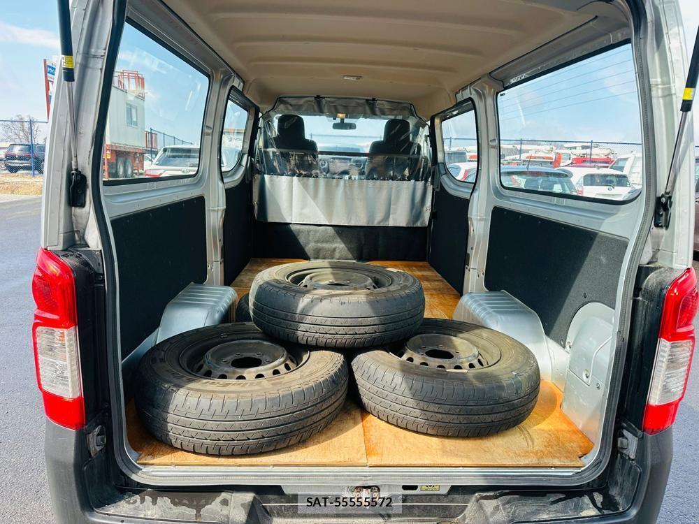 Nissan NV350 Caravan 2020 4145239-25