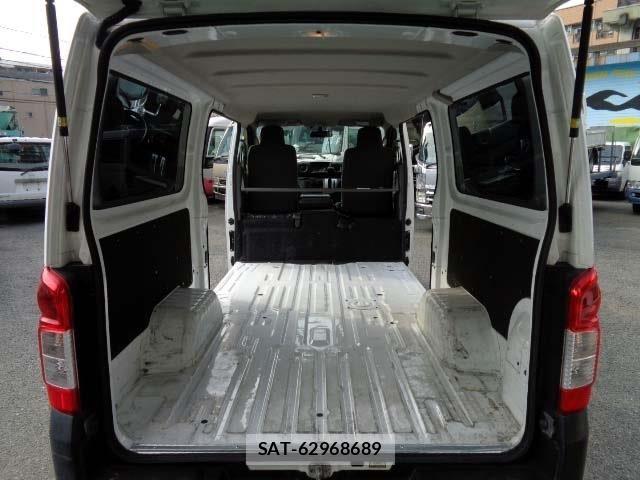 Nissan NV350 Caravan 2016-12 4975003-11