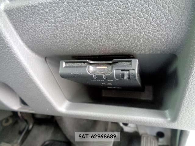 Nissan NV350 Caravan 2016-12 4975003-7