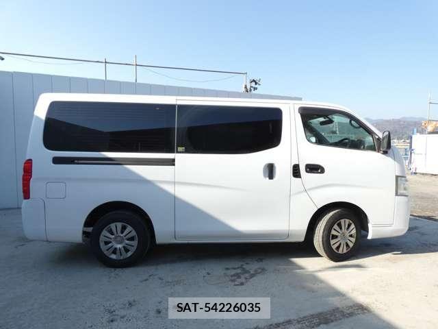 Nissan NV350 Caravan 2015-06 4975008-14