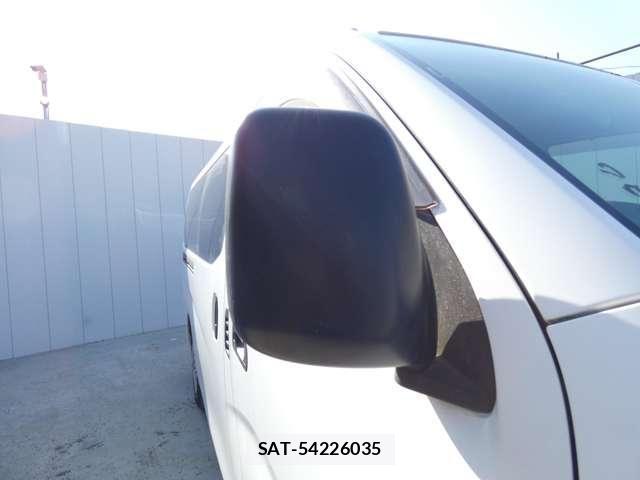 Nissan NV350 Caravan 2015-06 4975008-16