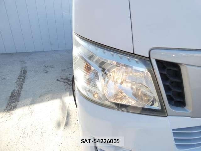 Nissan NV350 Caravan 2015-06 4975008-17