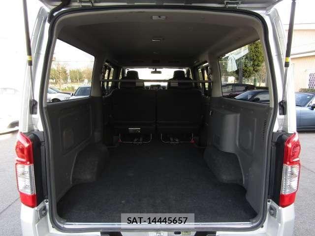 Nissan NV350 Caravan 2016-01 5874753-11