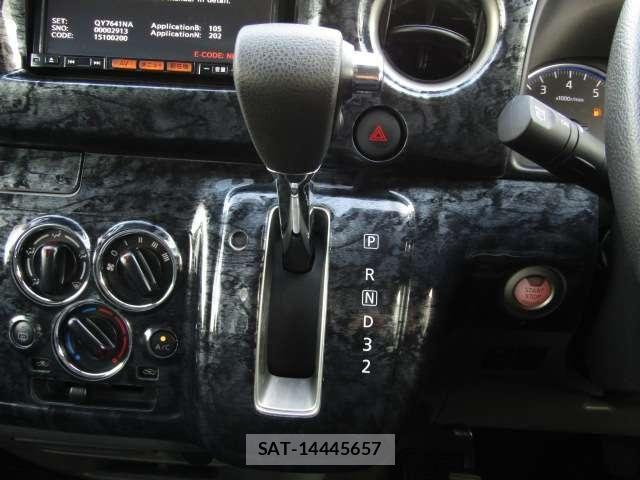 Nissan NV350 Caravan 2016-01 5874753-13
