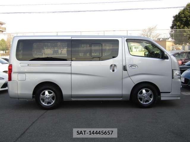 Nissan NV350 Caravan 2016-01 5874753-25