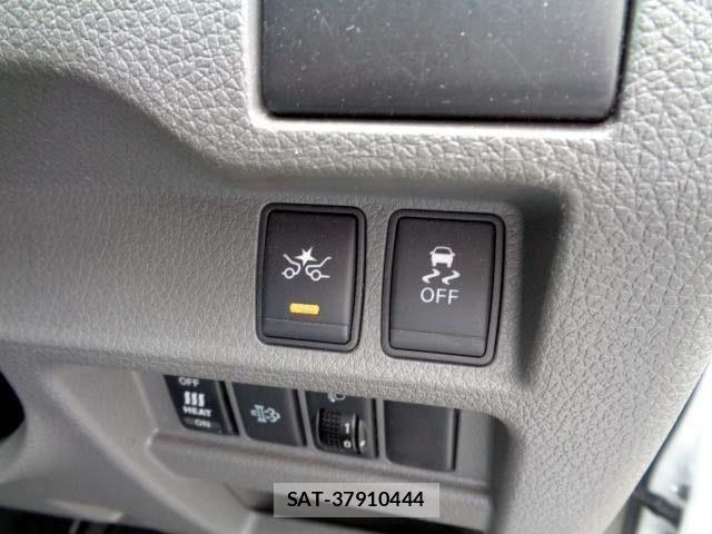 Nissan NV350 Caravan 2017-02 5874755-9