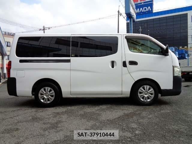 Nissan NV350 Caravan 2017-02 5874755-14
