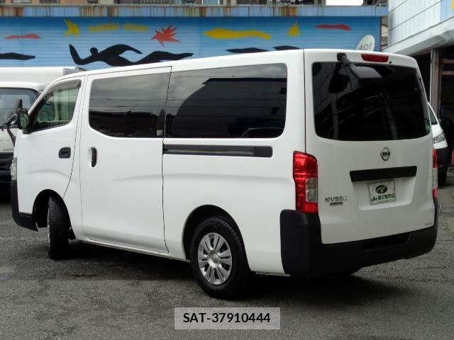 Nissan NV350 Caravan 2017-02 5874755-1