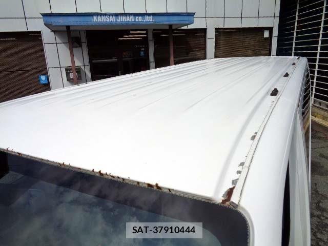 Nissan NV350 Caravan 2017-02 5874755-19