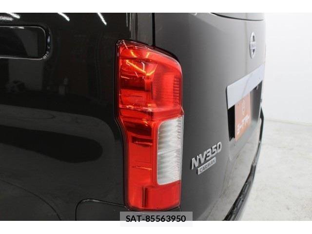 Nissan NV350 Caravan 2016-02 6218043-17