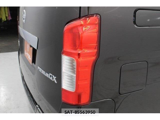Nissan NV350 Caravan 2016-02 6218043-18