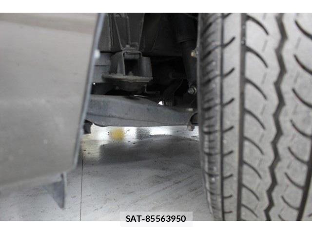 Nissan NV350 Caravan 2016-02 6218043-19
