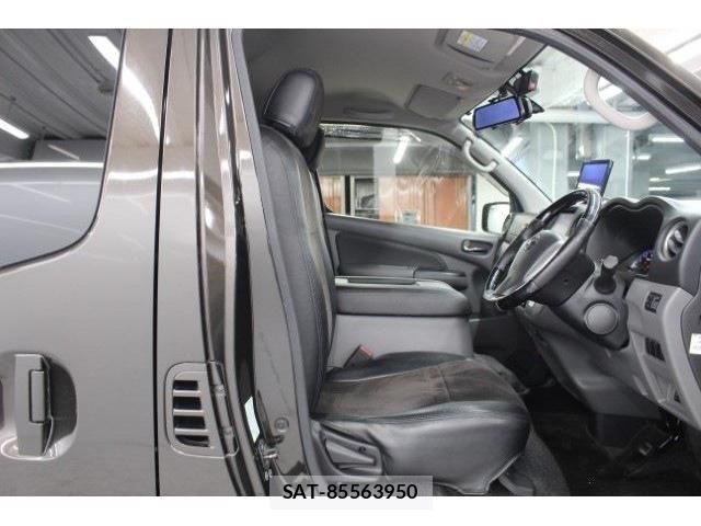 Nissan NV350 Caravan 2016-02 6218043-26