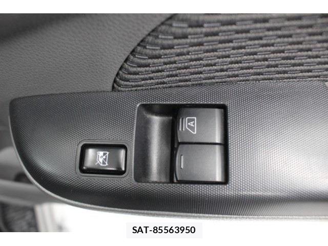 Nissan NV350 Caravan 2016-02 6218043-28