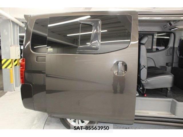 Nissan NV350 Caravan 2016-02 6218043-29