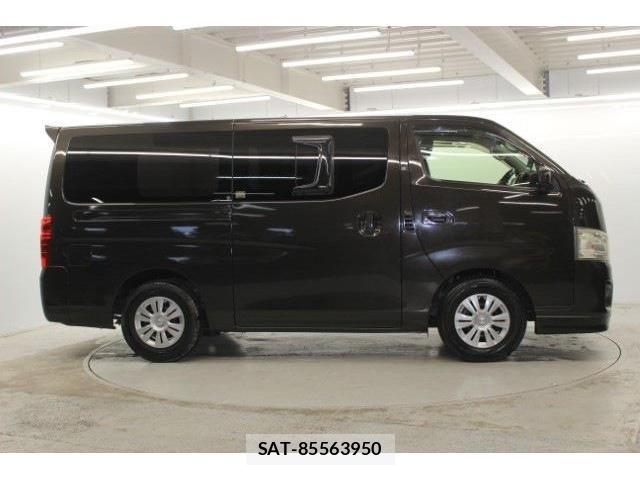 Nissan NV350 Caravan 2016-02 6218043-3
