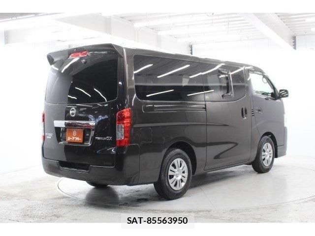 Nissan NV350 Caravan 2016-02 6218043-4
