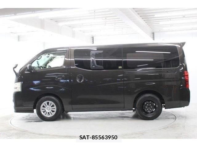 Nissan NV350 Caravan 2016-02 6218043-7