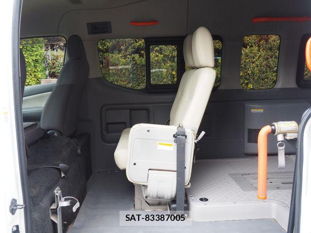 Nissan NV350 Caravan 2013-10 6218044-12